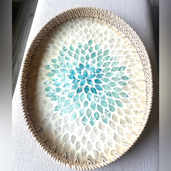 Beautiful Ratan/ Shell Mosaic Serving Tray - Picture 2 of 4